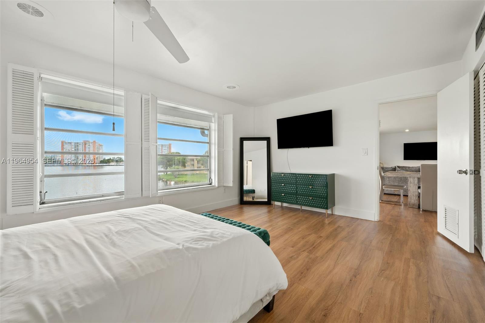 1350 NE 191st St #B307 Miami, FL 33179