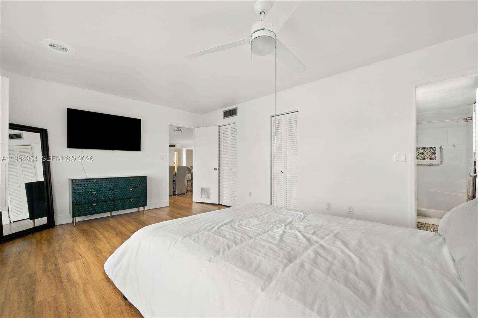 1350 NE 191st St #B307 Miami, FL 33179