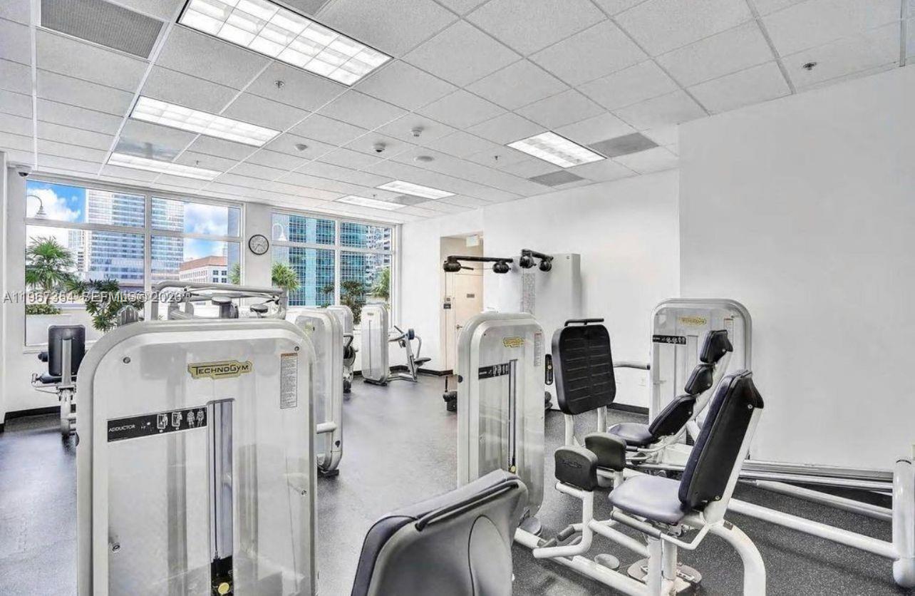 image The Club at Brickell Bay15