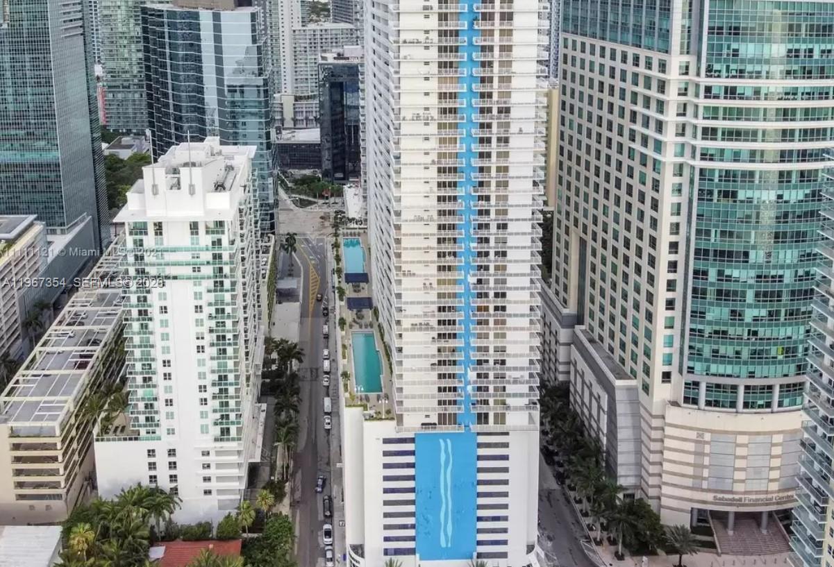 image The Club at Brickell Bay21