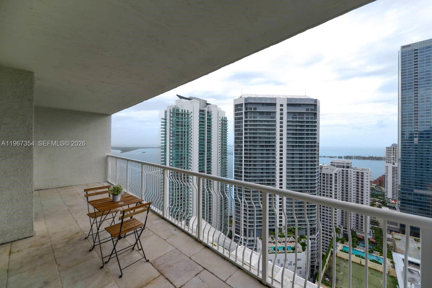 image The Club at Brickell Bay8