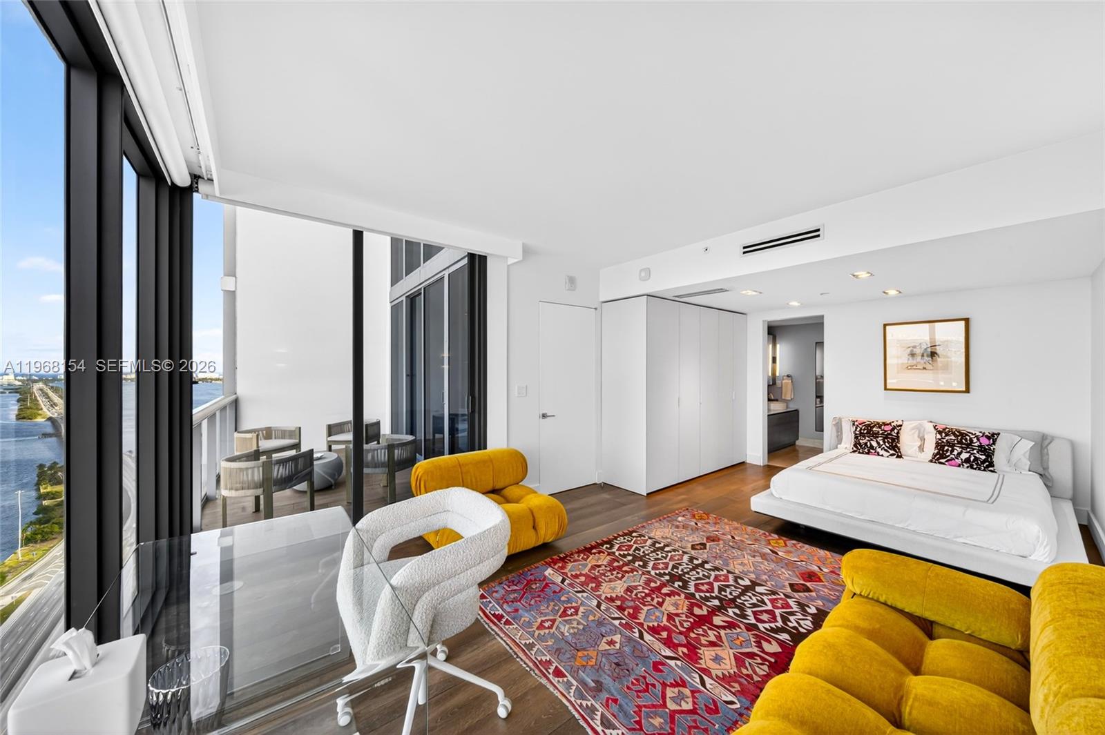 image Blue on the Bay7