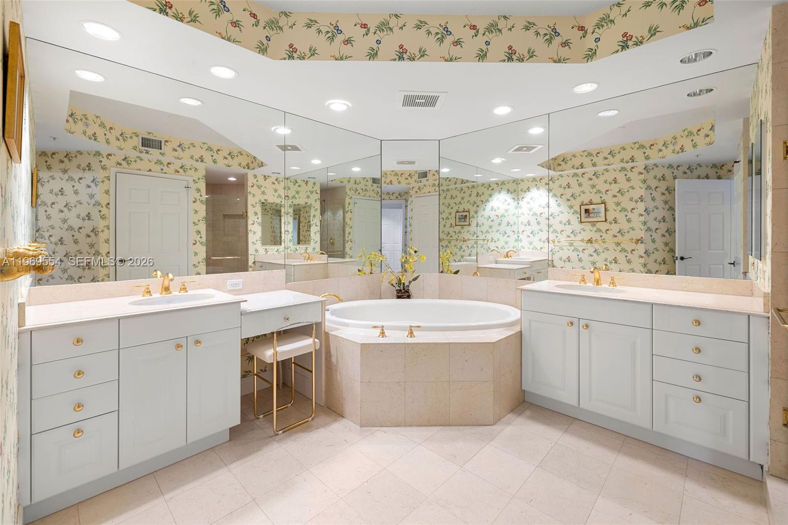 13627 Deering Bay Dr #702 Coral Gables, FL 33158