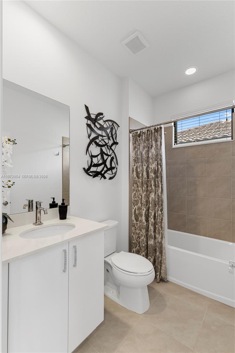 Undisclosed Address Ave Maria, FL 34142