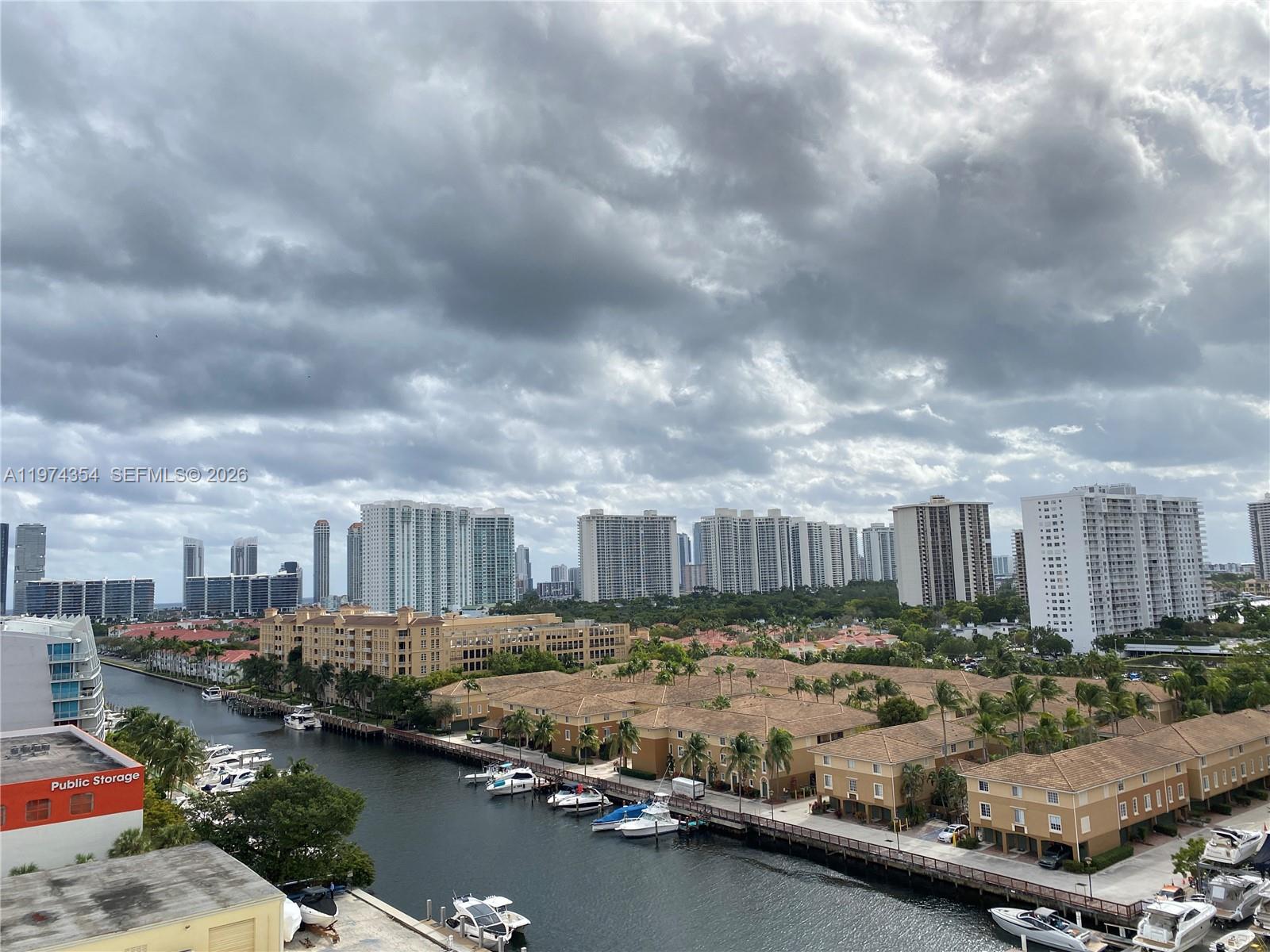 image The Venture at Aventura14