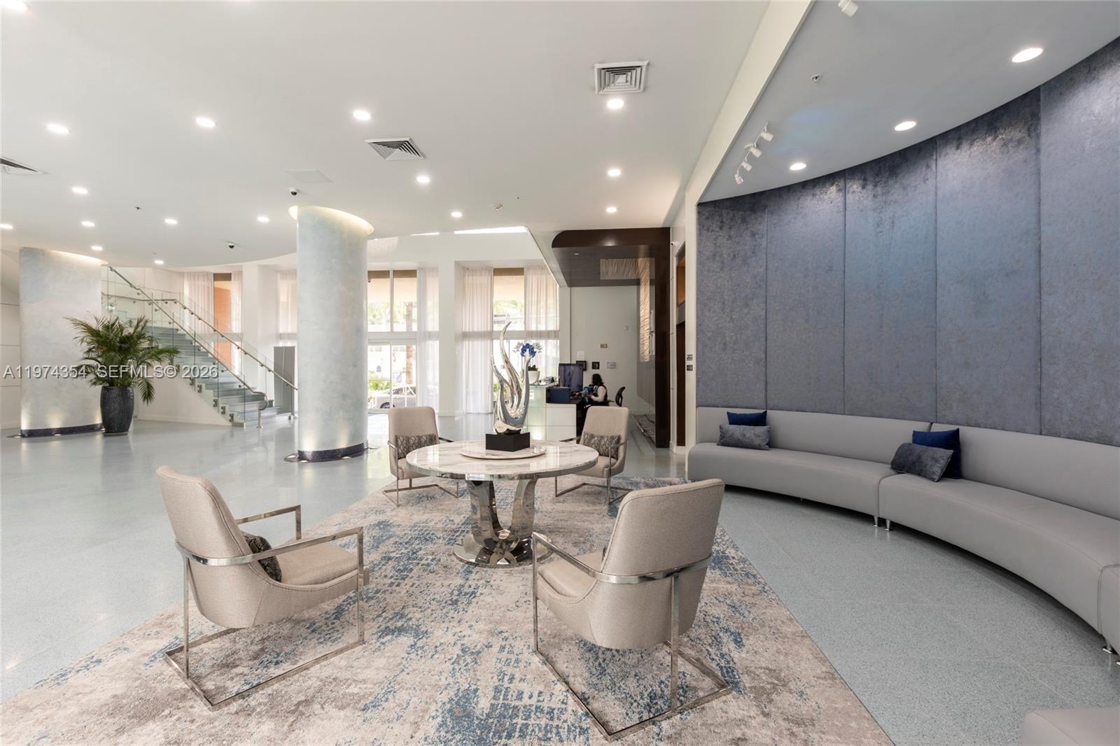 image The Venture at Aventura16