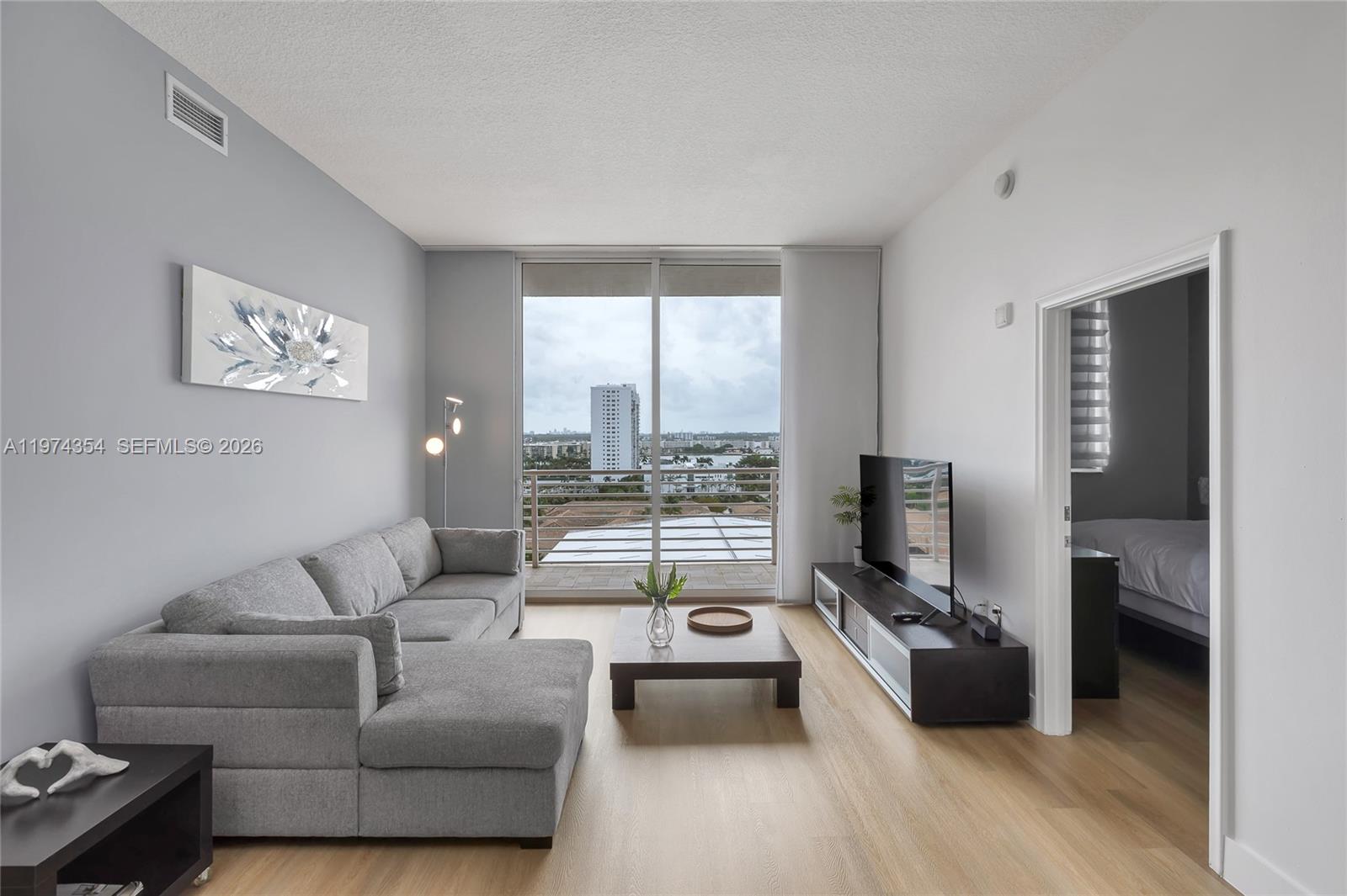 image The Venture at Aventura5