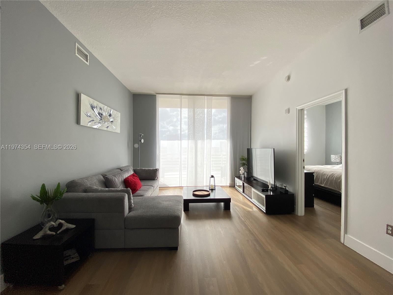 image The Venture at Aventura7