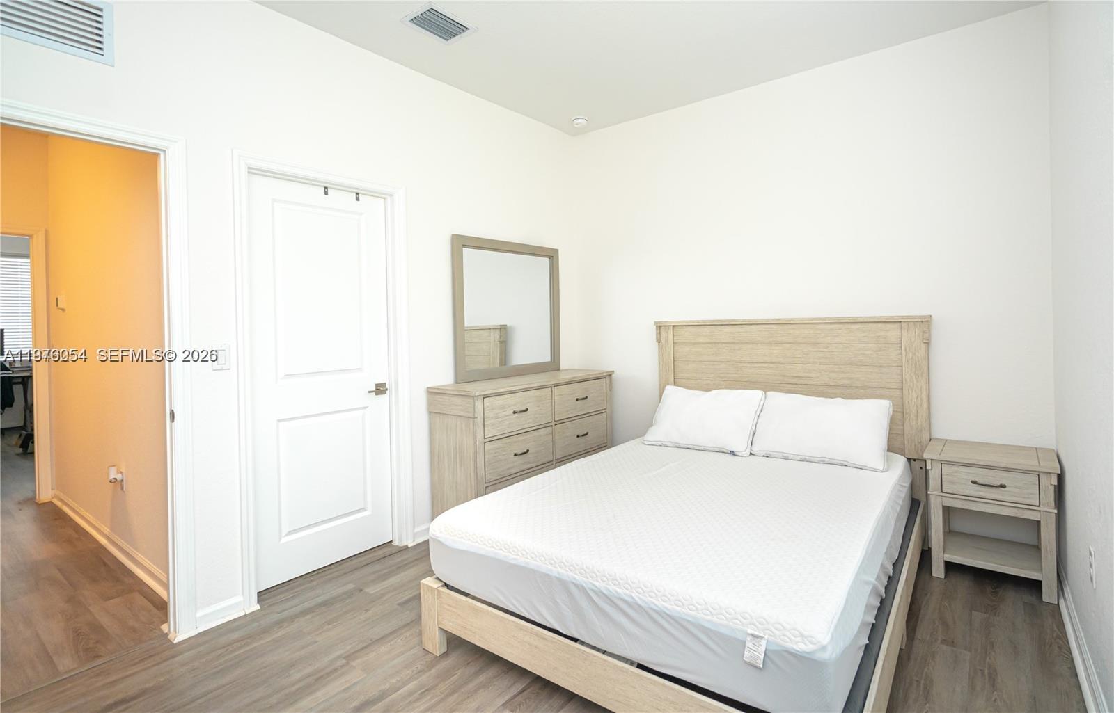 2820 NW 180th St Miami Gardens, FL 33056