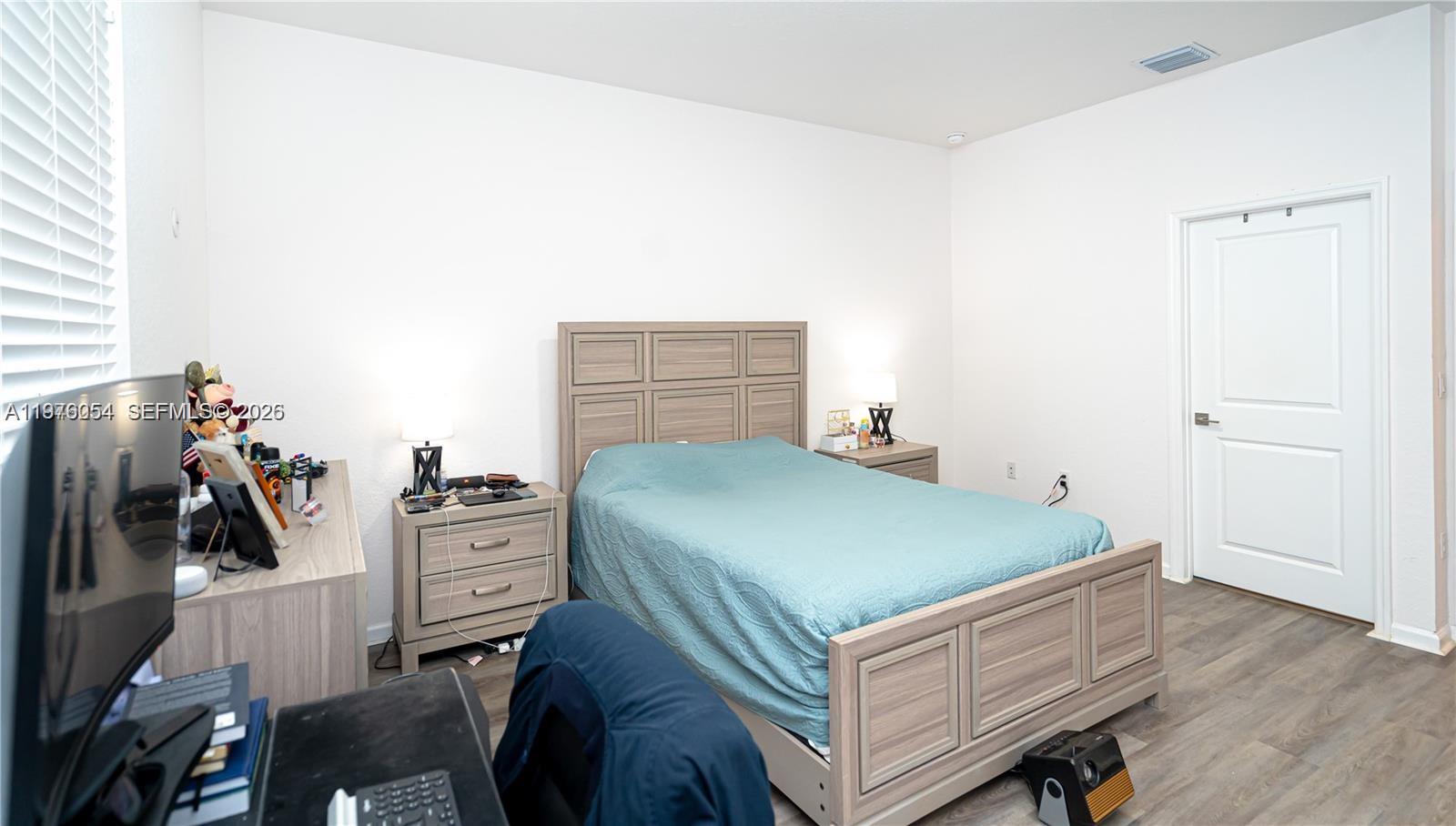 2820 NW 180th St Miami Gardens, FL 33056