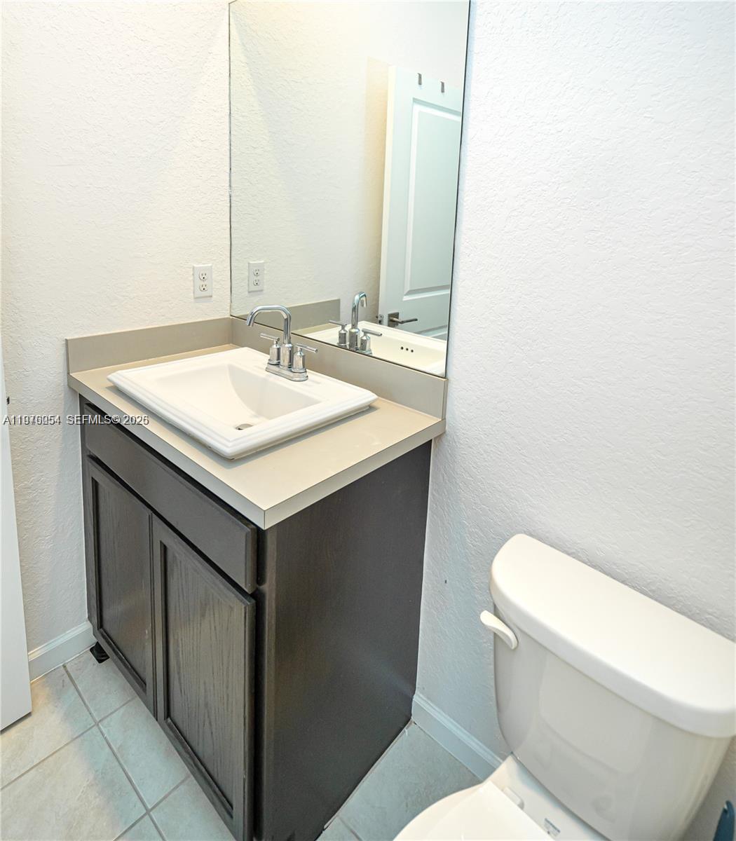 2820 NW 180th St Miami Gardens, FL 33056