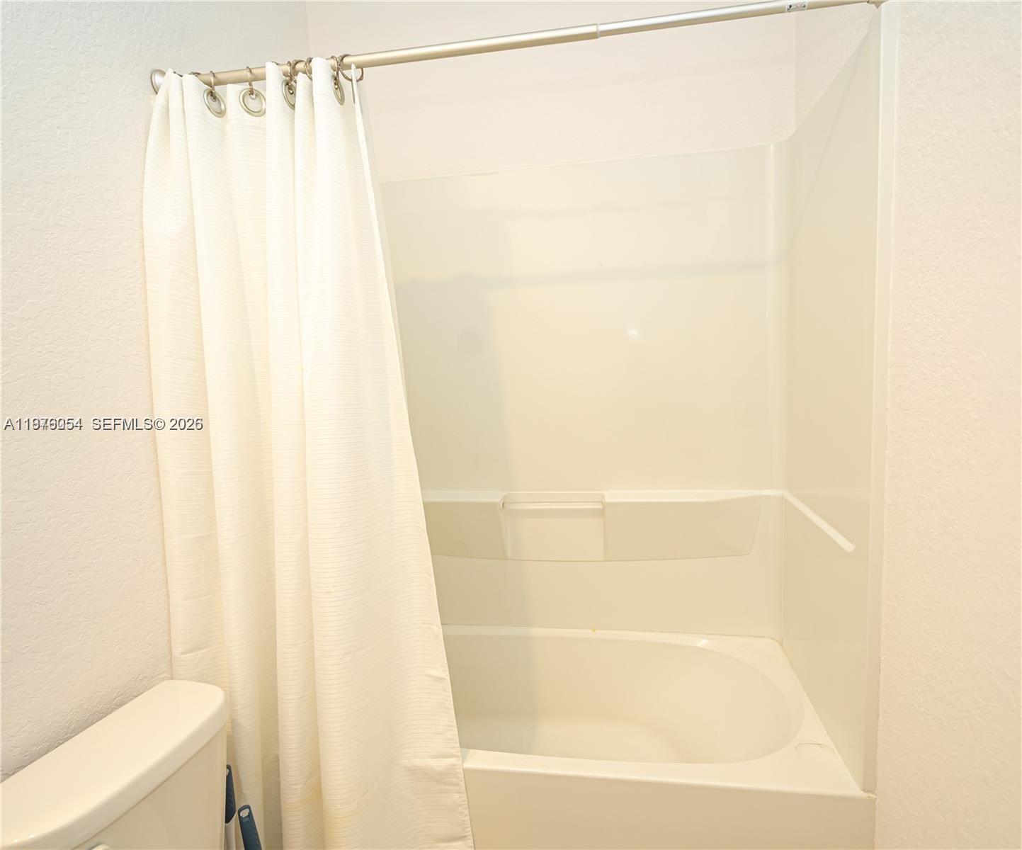 2820 NW 180th St Miami Gardens, FL 33056