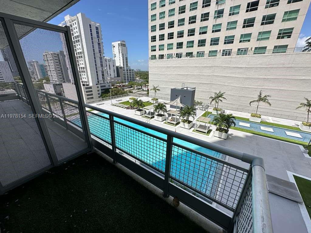 690 SW 1st Ct #1128 Miami, FL 33130