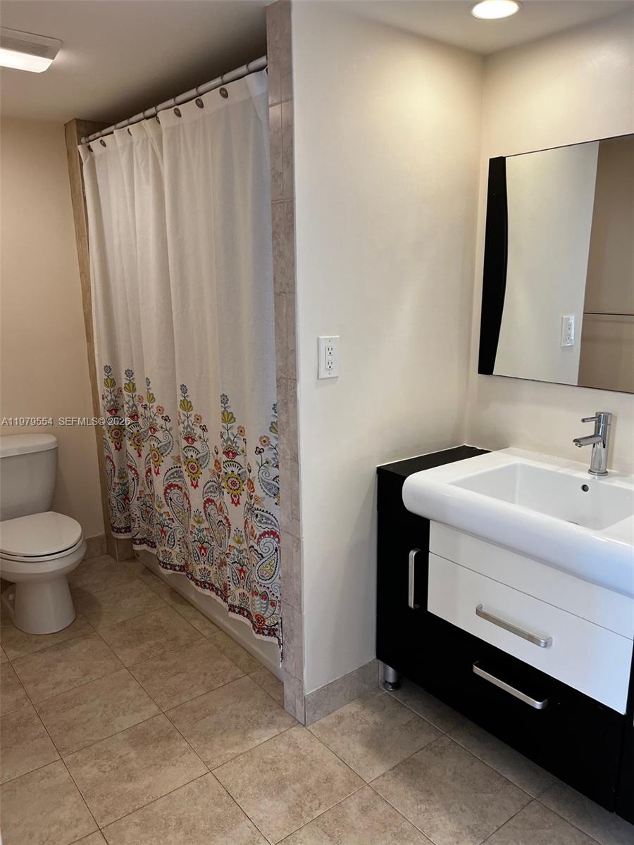 image Winston Towers 70011