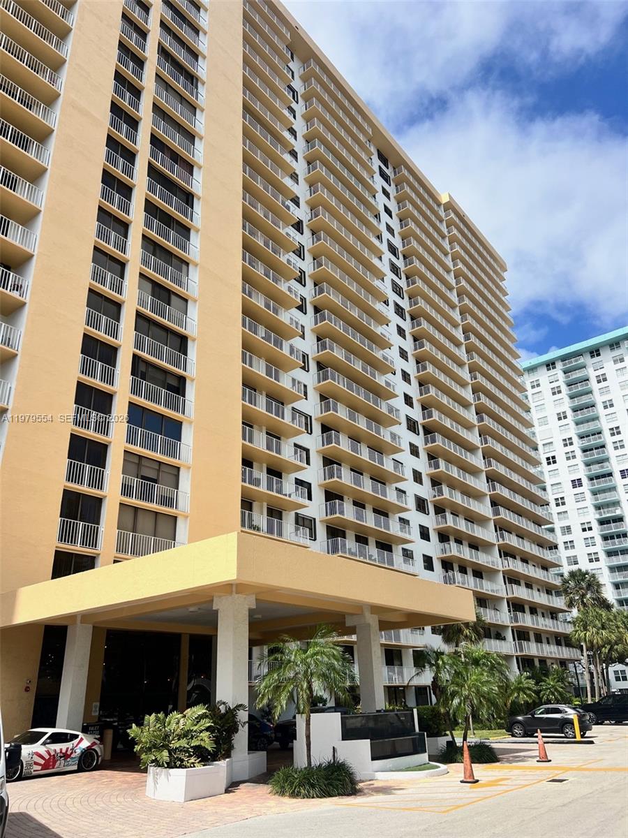 image Winston Towers 70014