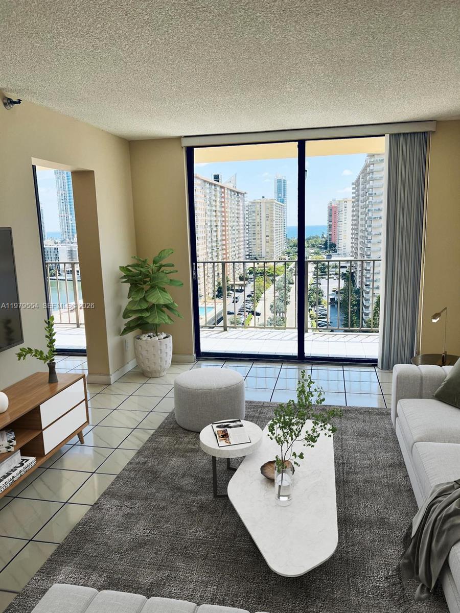 image Winston Towers 70016