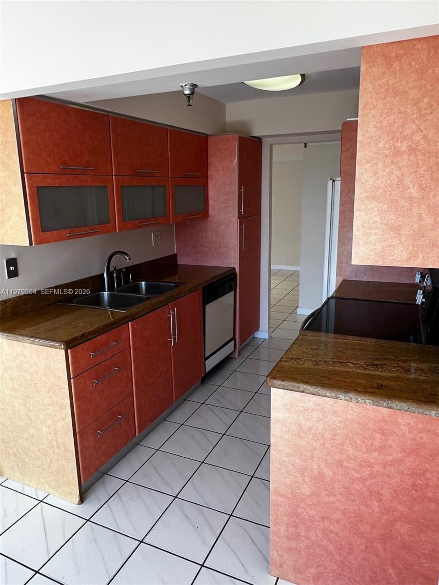 image Winston Towers 7003