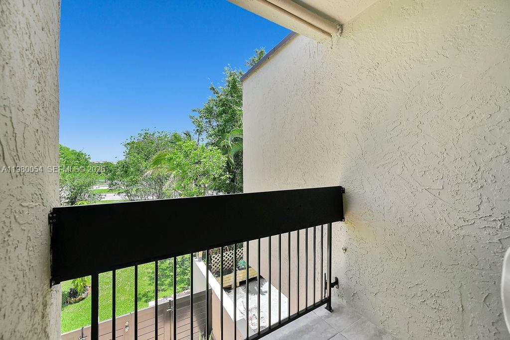 9133 Fontainebleau Blvd #5 Miami, FL 33172