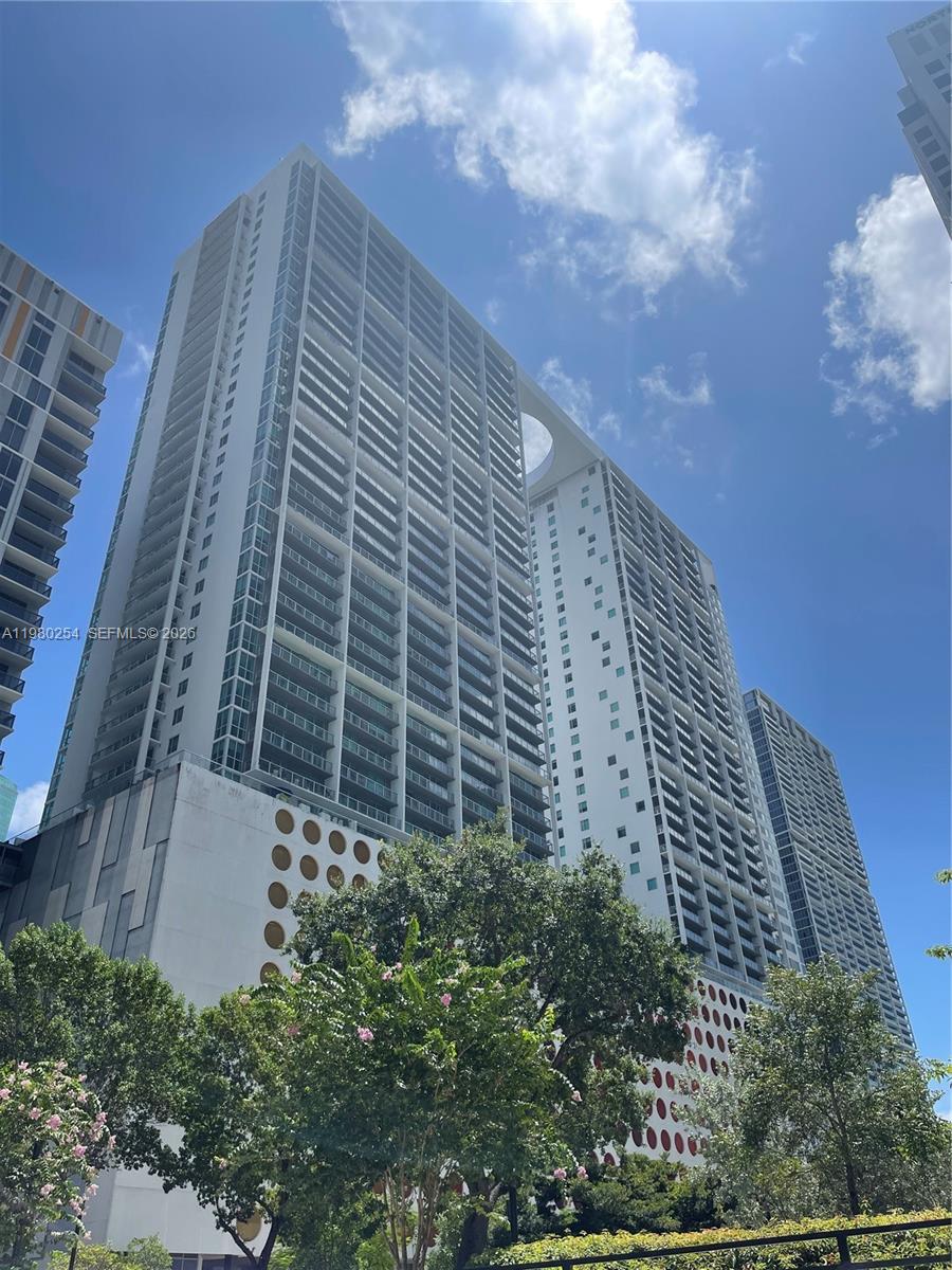 image 500 Brickell West16
