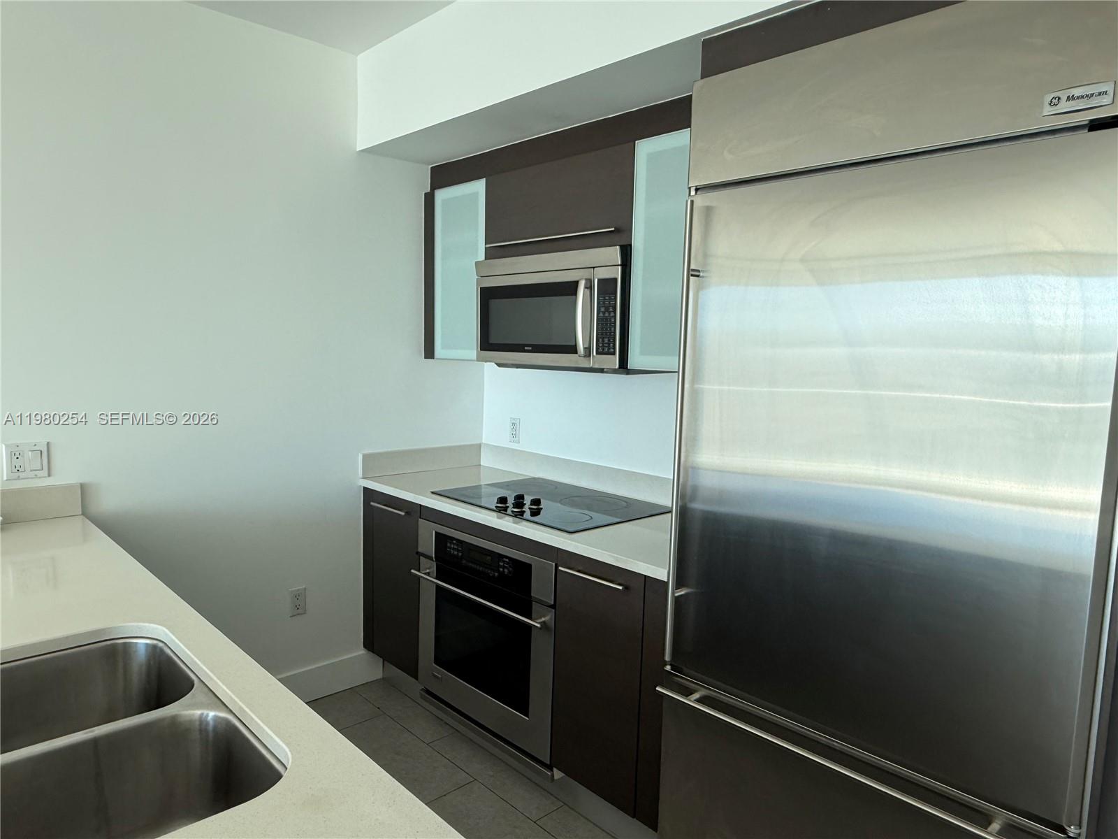 image 500 Brickell West17