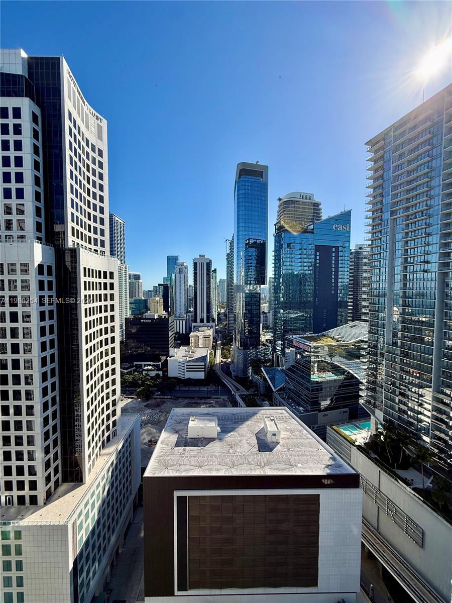 image 500 Brickell West20