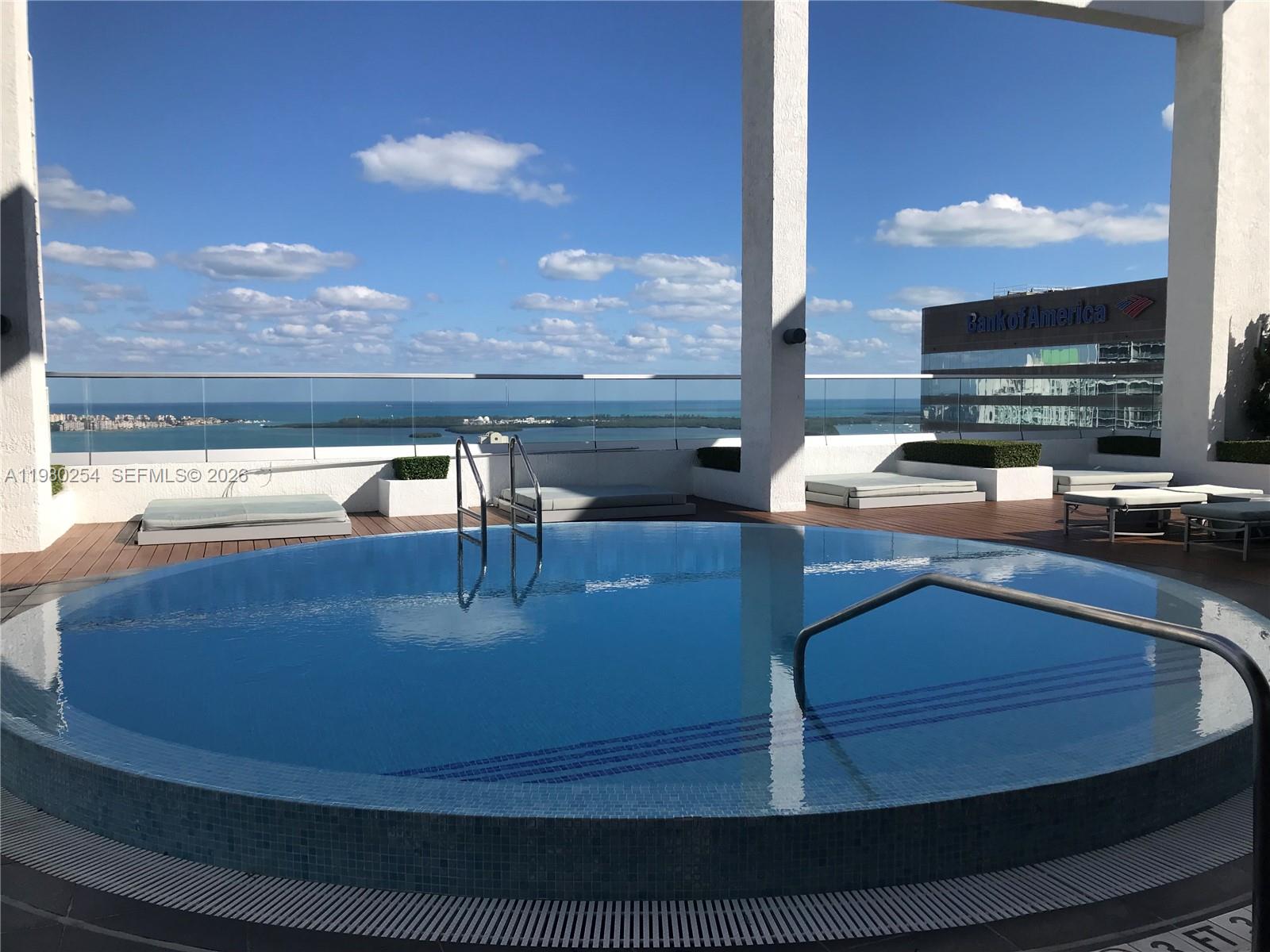 image 500 Brickell West3