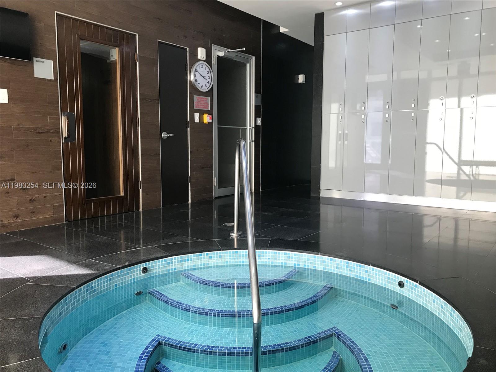 image 500 Brickell West7