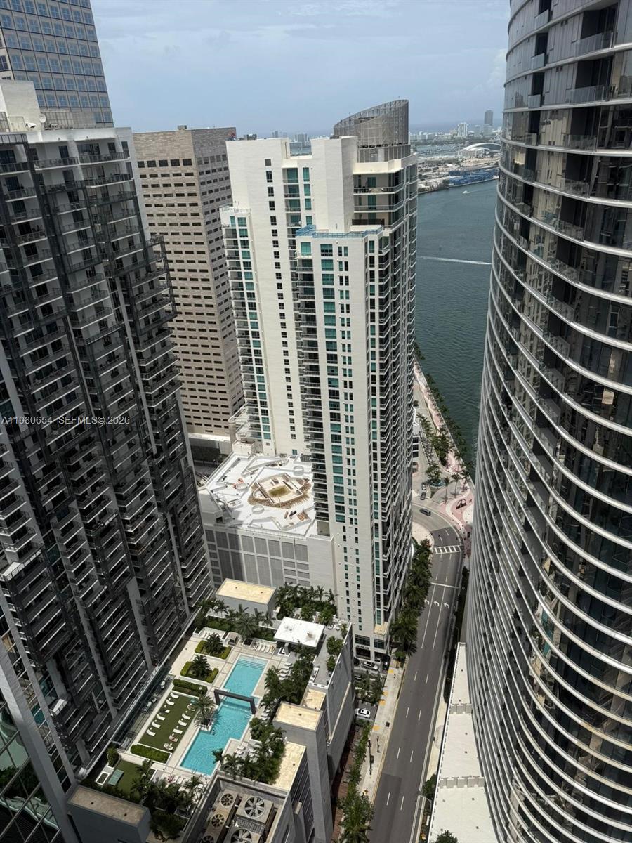 200 Biscayne Blvd Way #4801 Miami, FL 33131