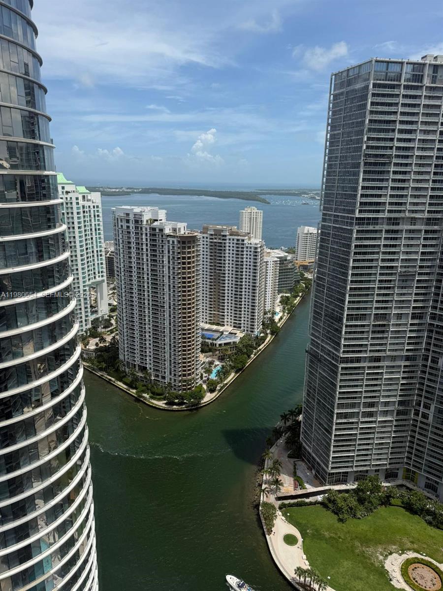 200 Biscayne Blvd Way #4801 Miami, FL 33131