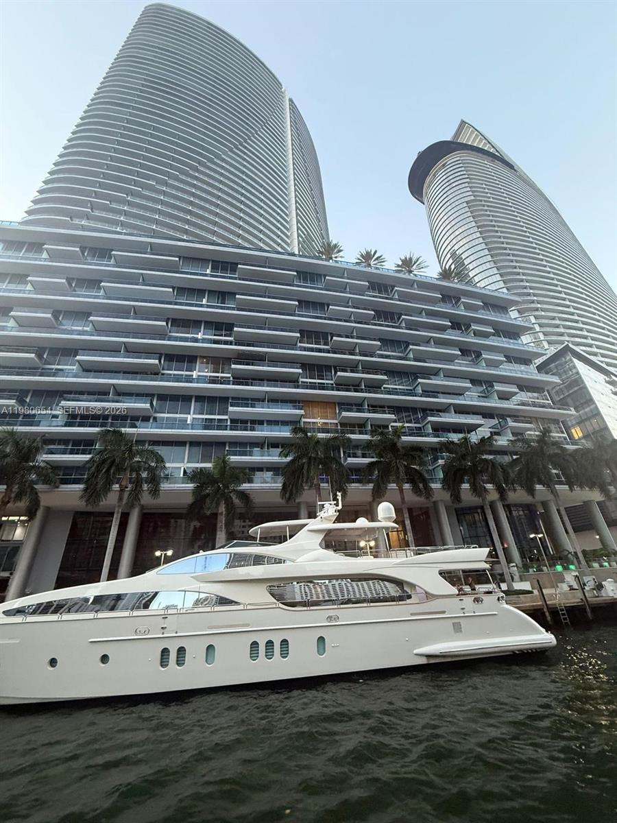 200 Biscayne Blvd Way #4801 Miami, FL 33131