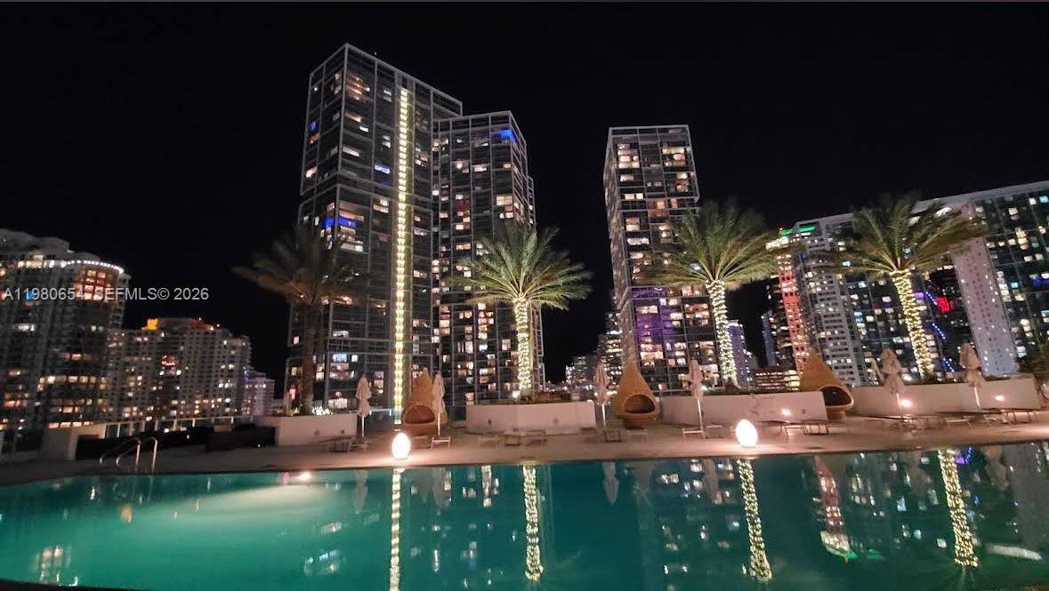 200 Biscayne Blvd Way #4801 Miami, FL 33131