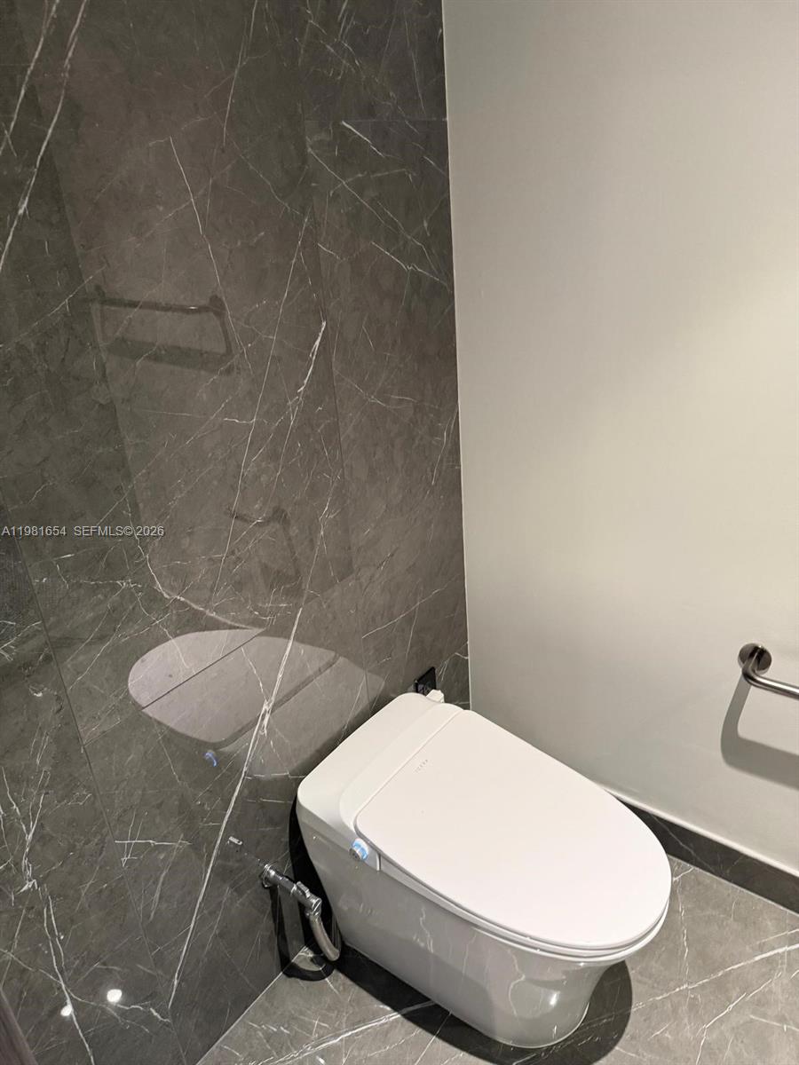 20 NE 11th St #2606B Miami, FL 33132