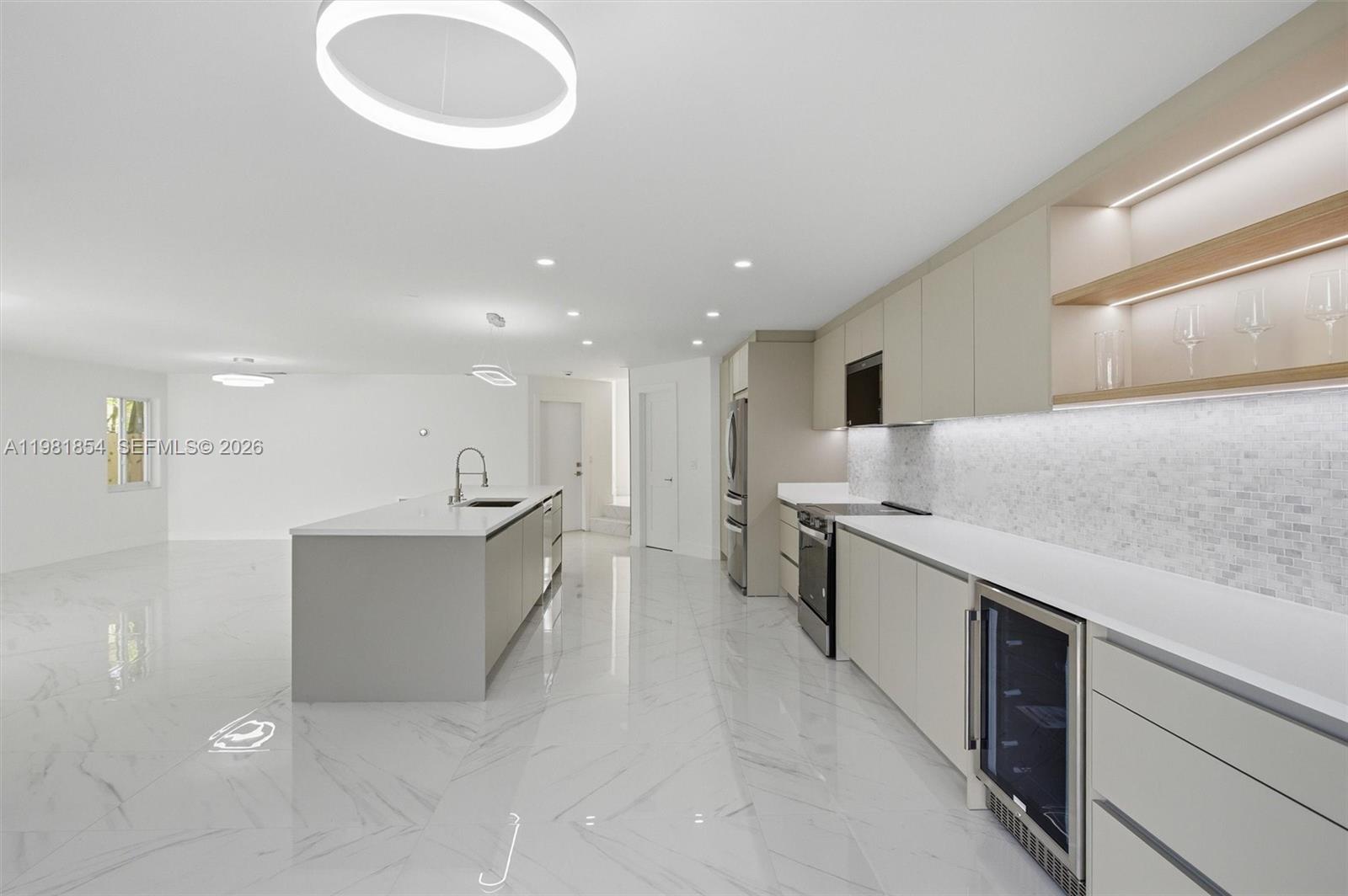 13911 SW 100th Ln Miami, FL 33186