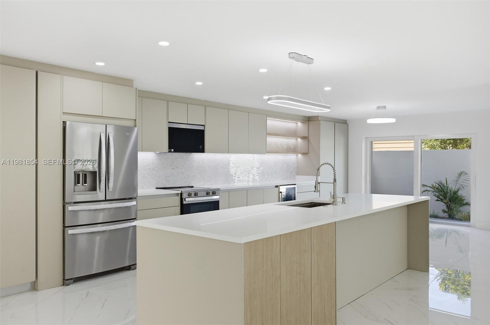 13911 SW 100th Ln Miami, FL 33186