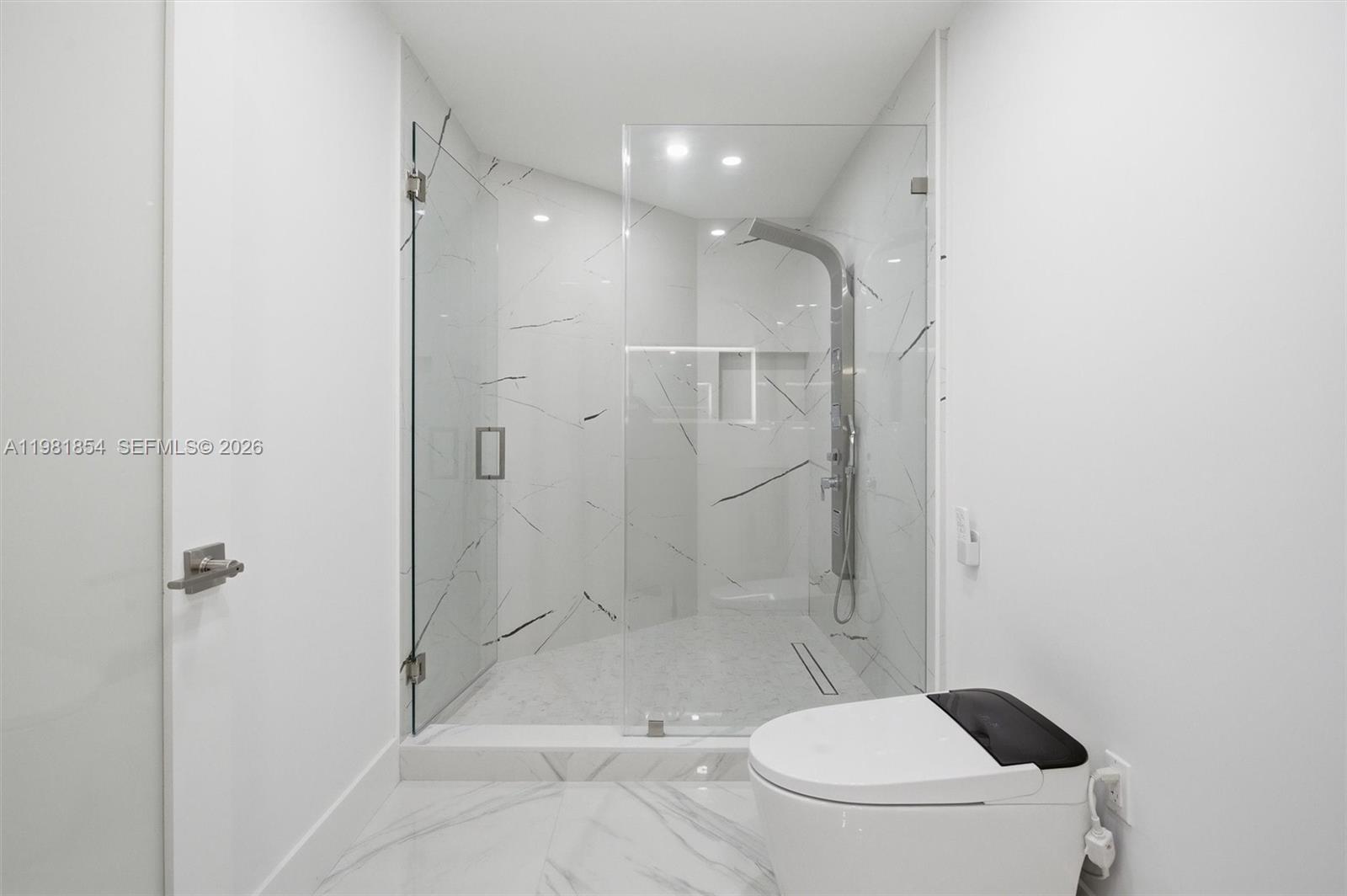 13911 SW 100th Ln Miami, FL 33186