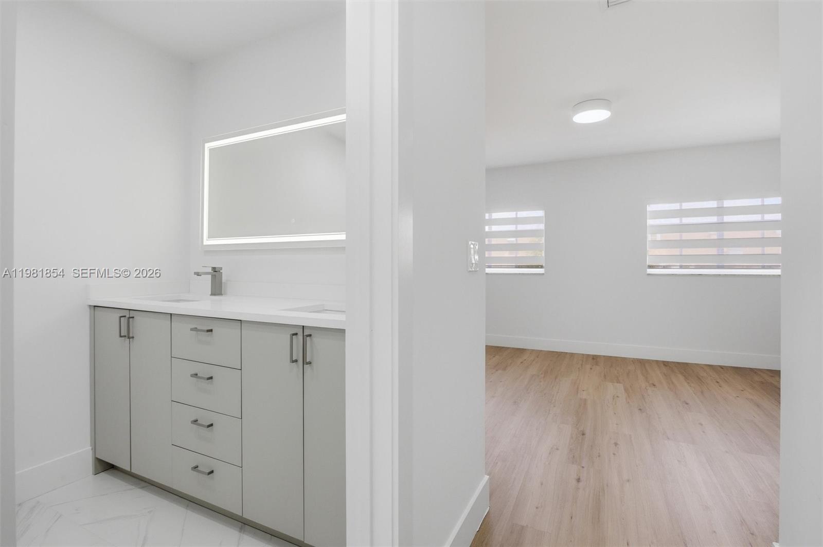 13911 SW 100th Ln Miami, FL 33186