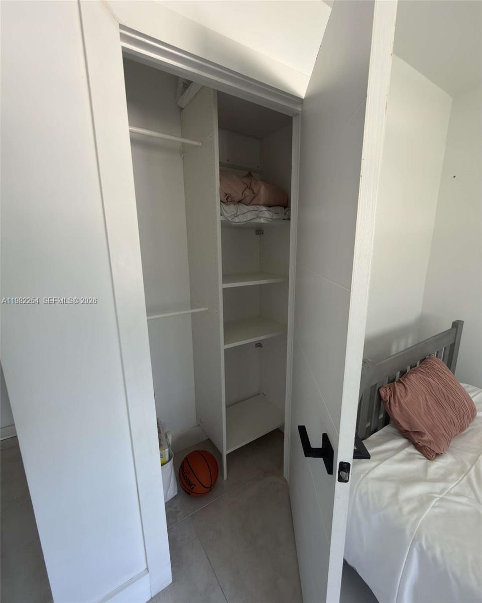 2851 NE 183rd St #212E Aventura, FL 33160