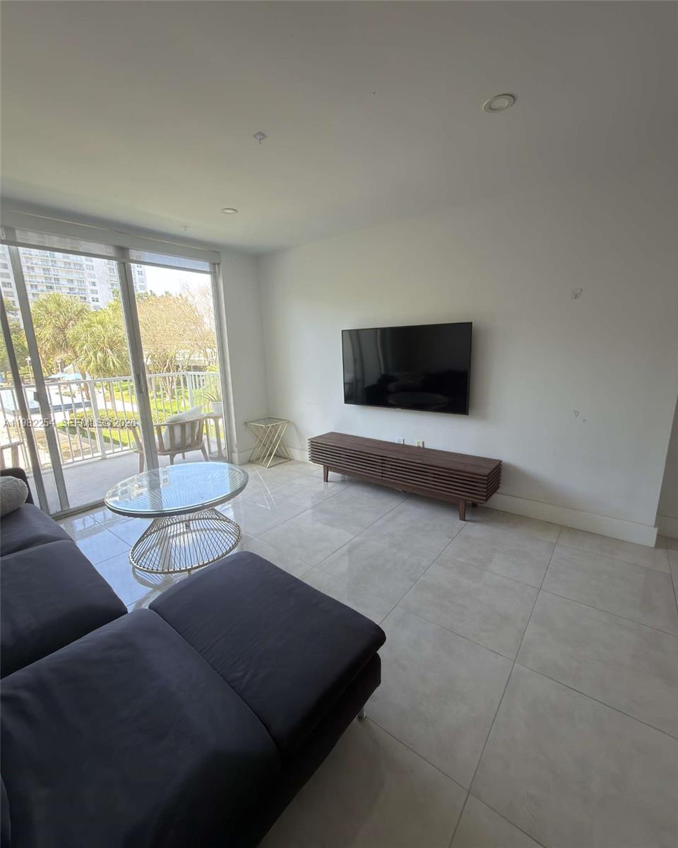 2851 NE 183rd St #212E Aventura, FL 33160