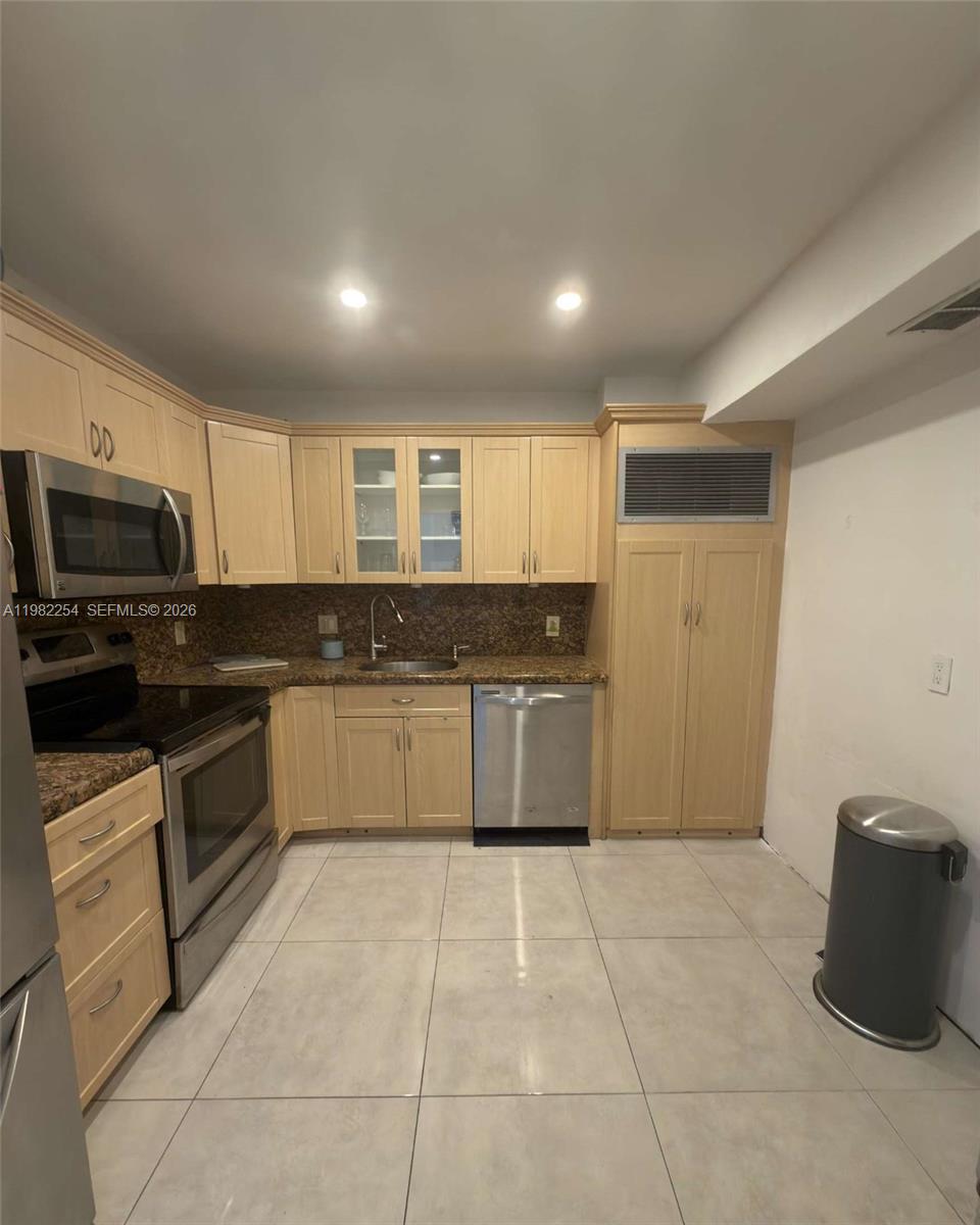 2851 NE 183rd St #212E Aventura, FL 33160