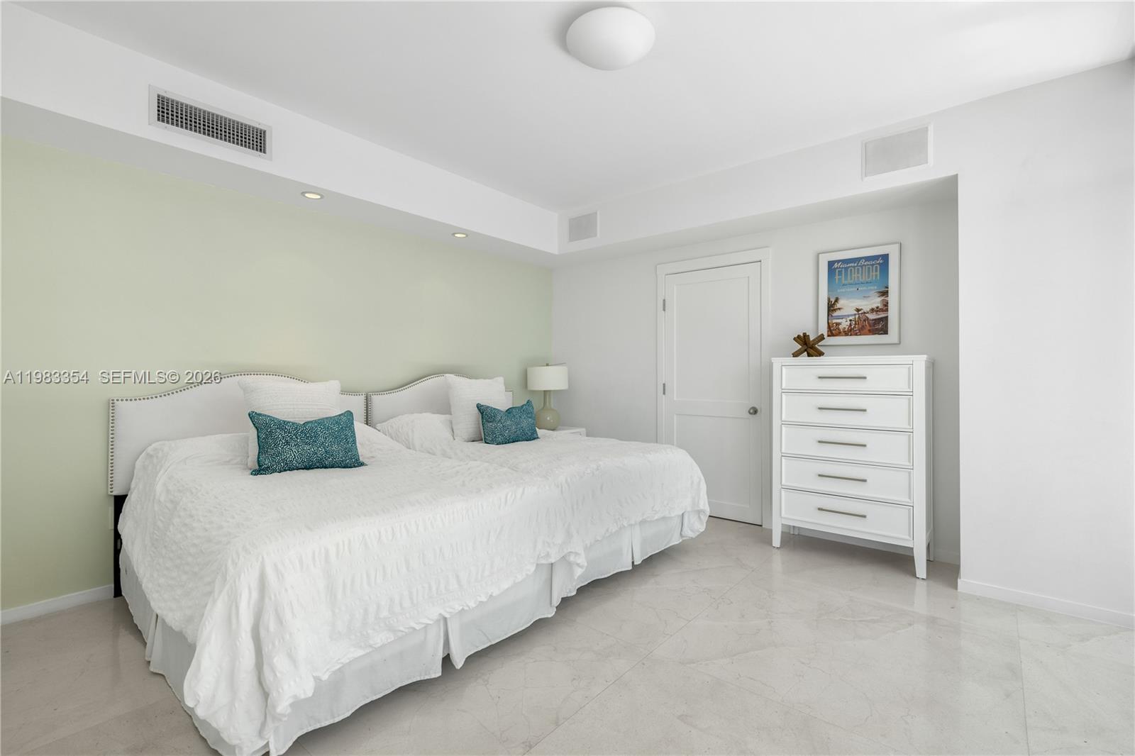 3737 Collins Ave #S-803 Miami Beach, FL 33140