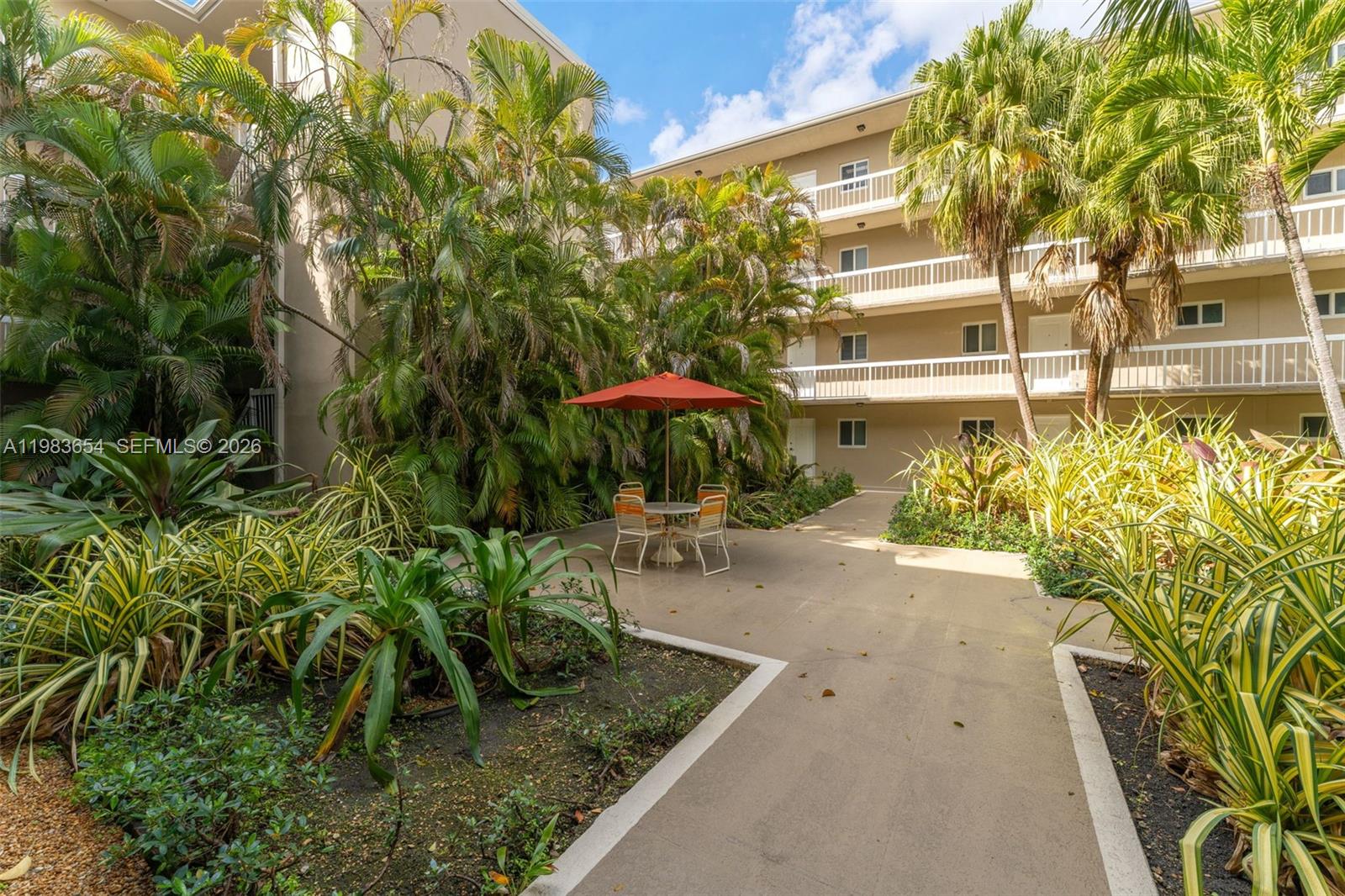 7722 Camino Real #E-218 Miami, FL 33143