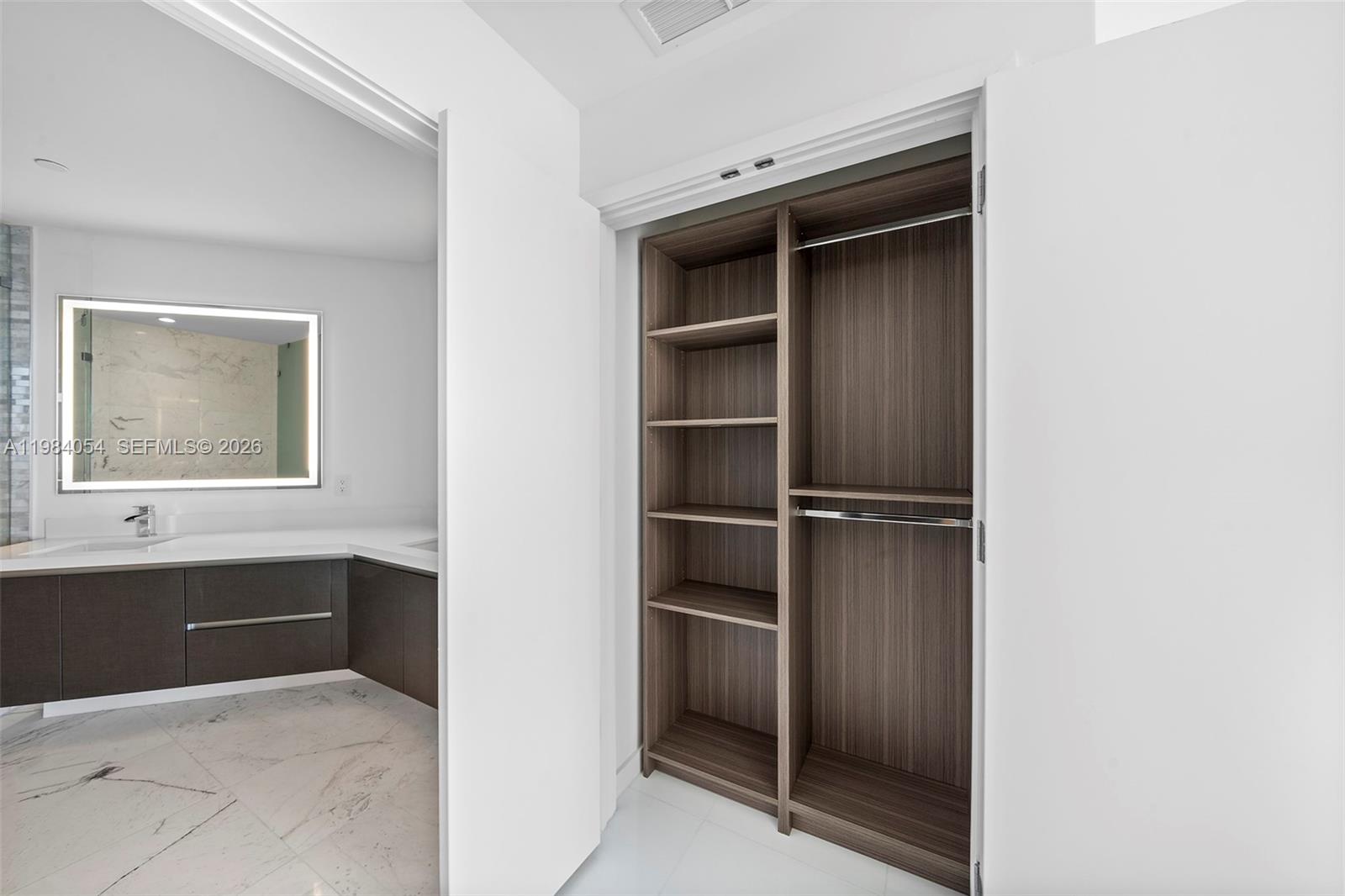 image Paramount Miami Worldcenter11