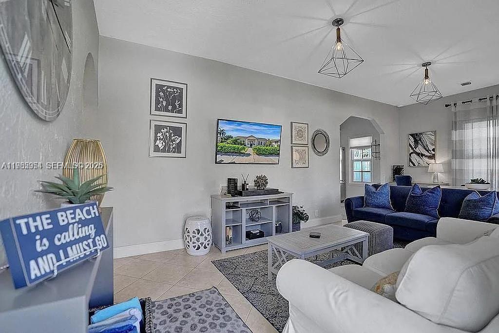 8900 Harding Ave Surfside, FL 33154