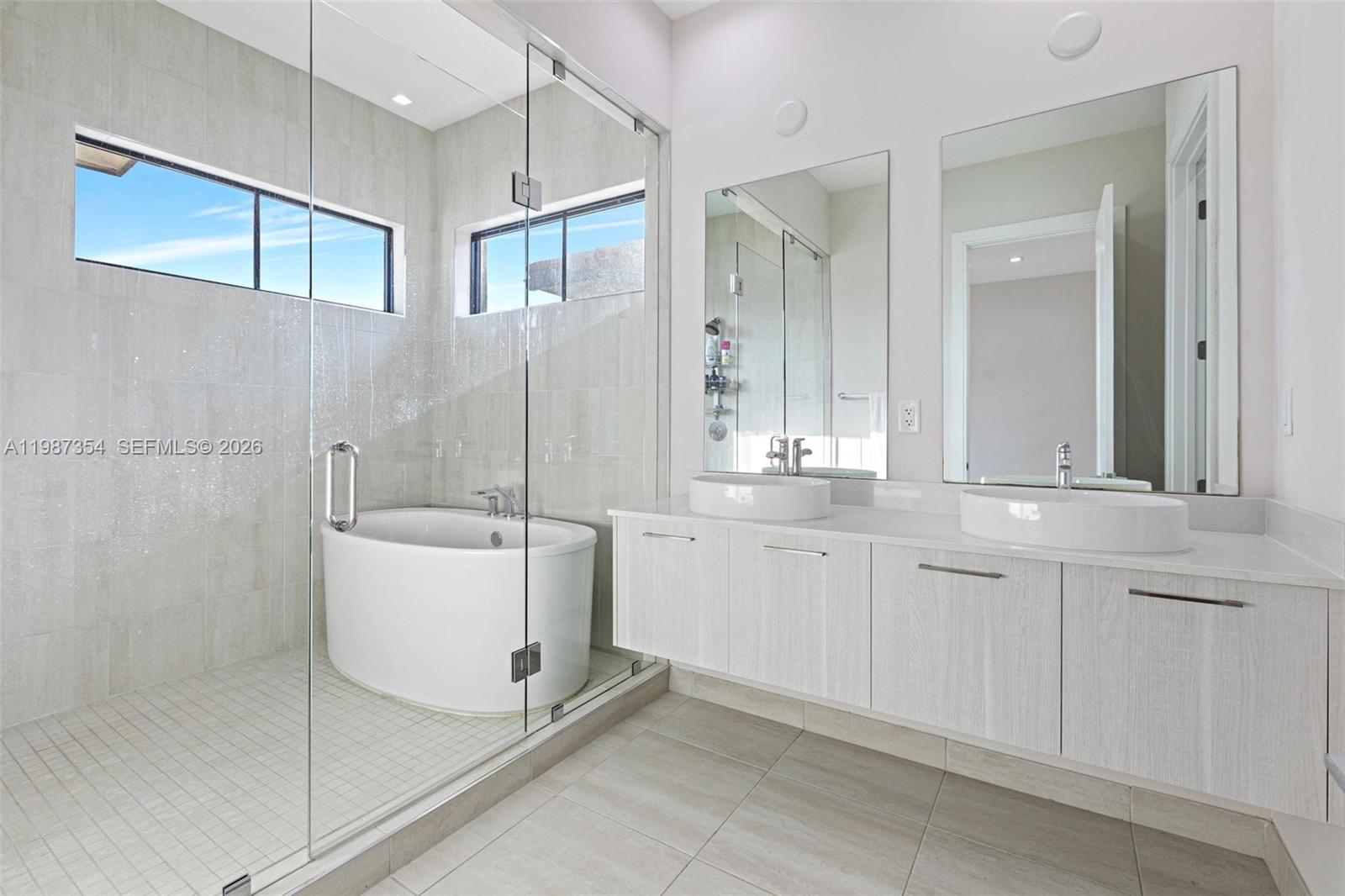 8225 NW 43rd St Doral, FL 33166