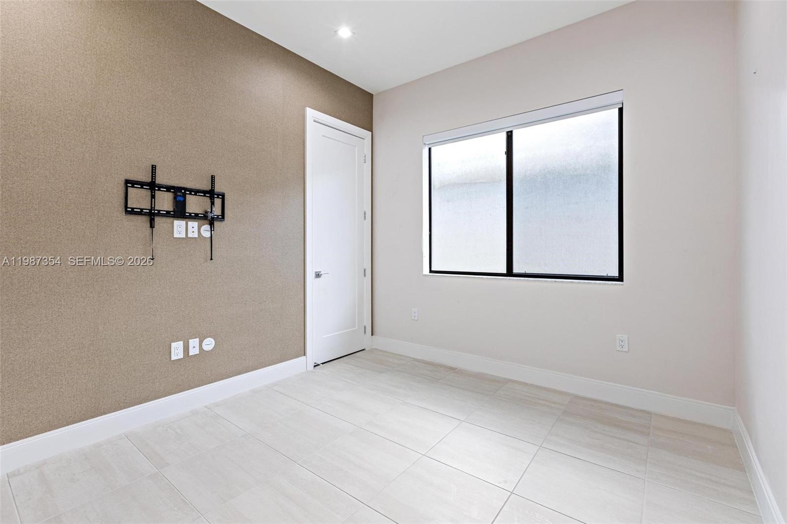 8225 NW 43rd St Doral, FL 33166