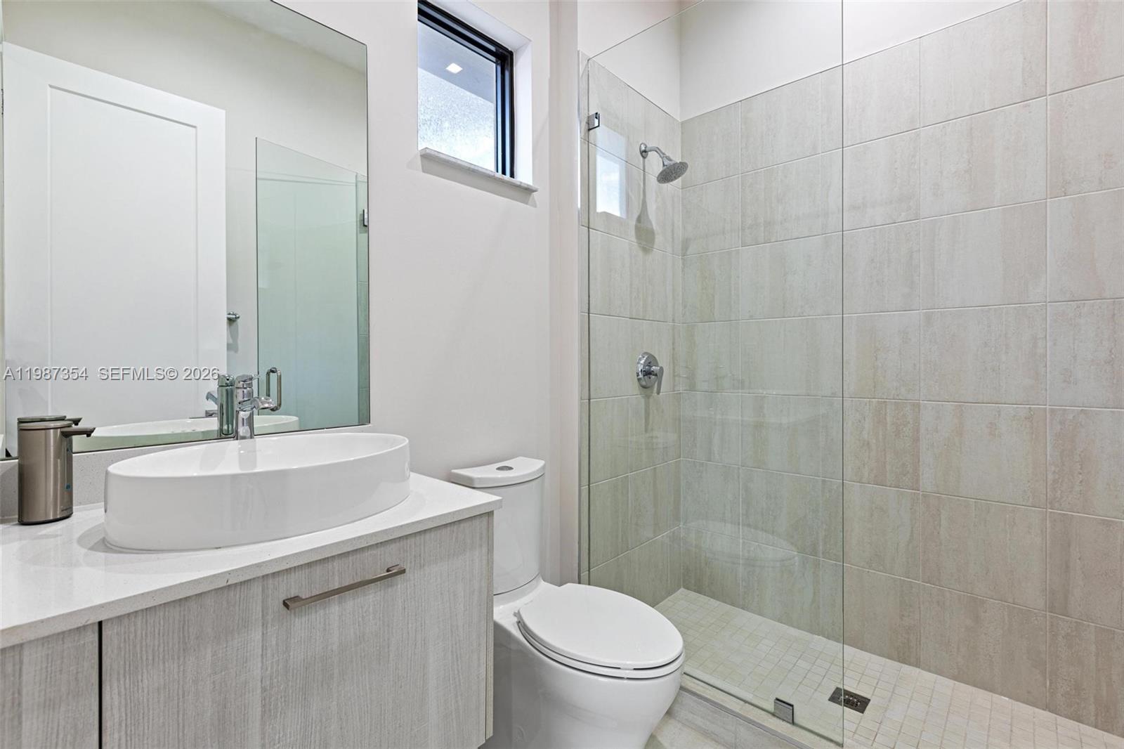 8225 NW 43rd St Doral, FL 33166