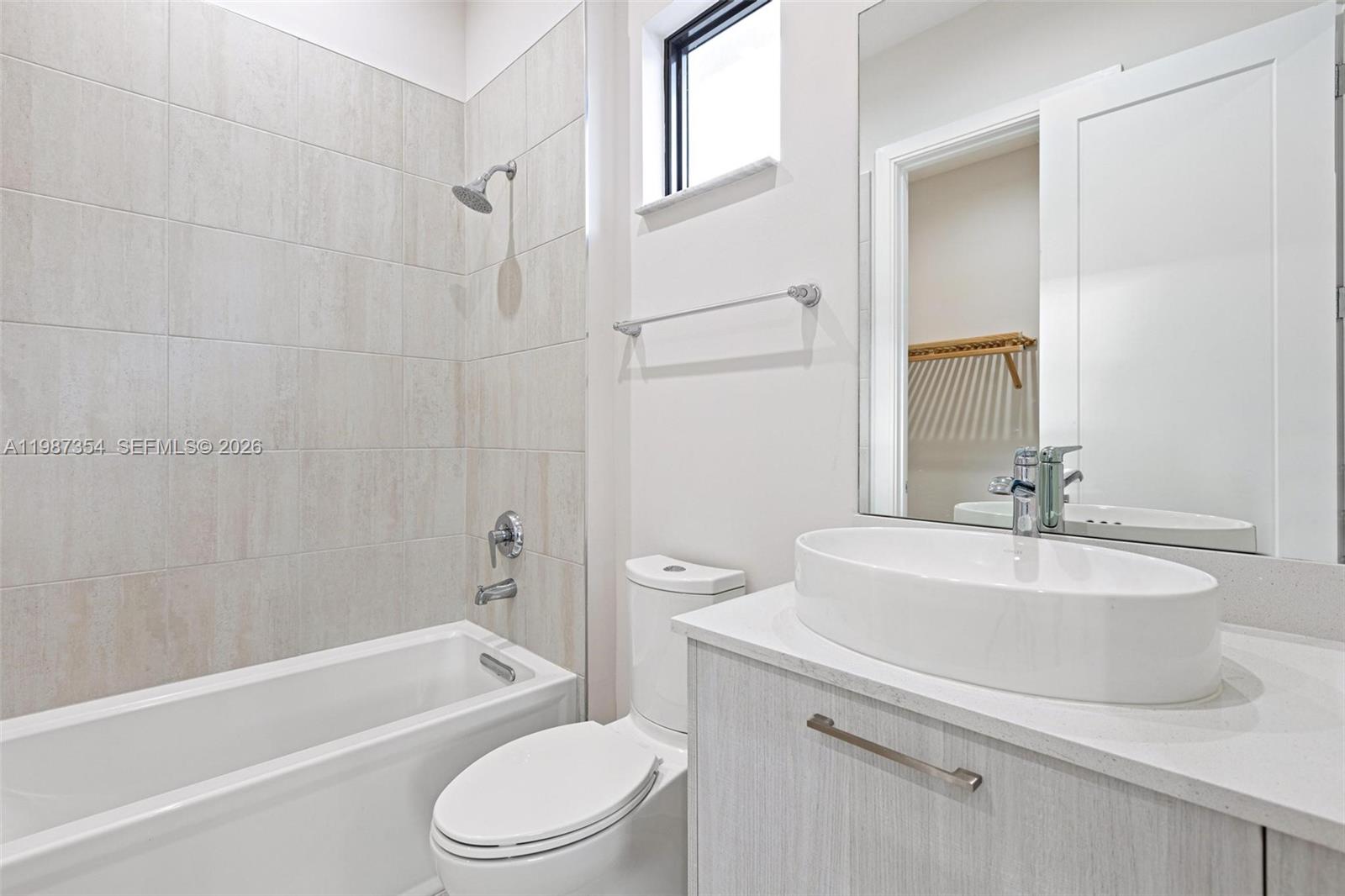 8225 NW 43rd St Doral, FL 33166