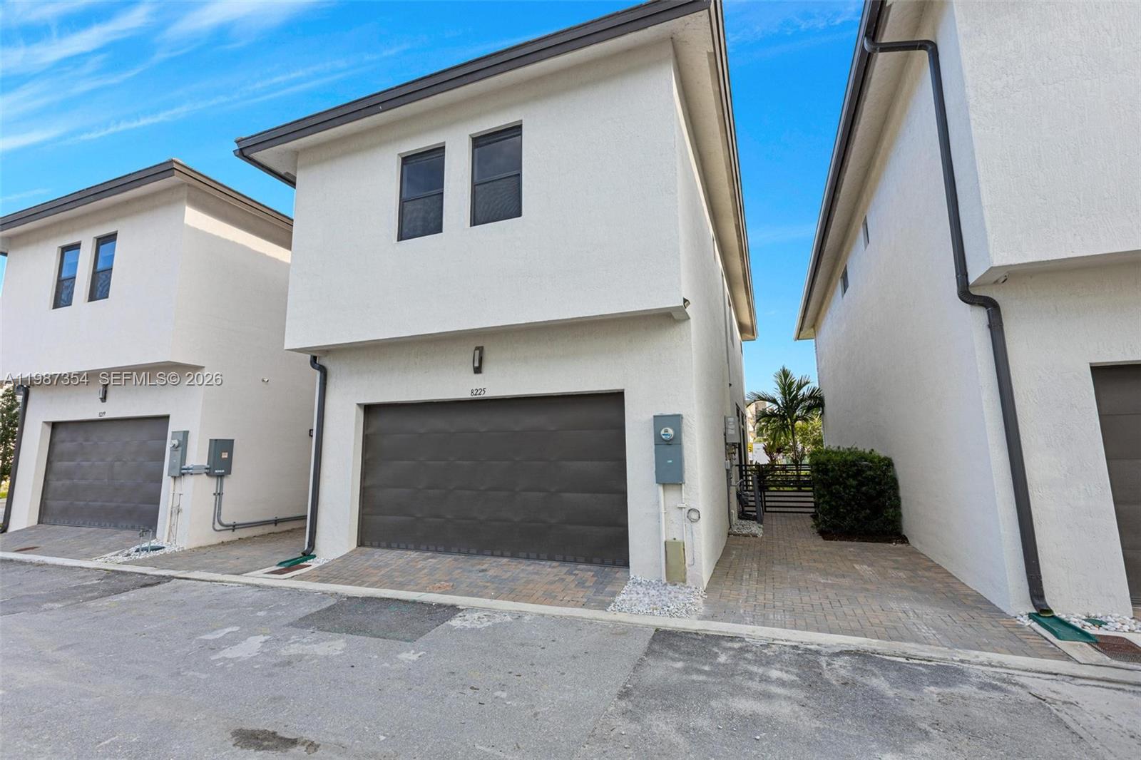 8225 NW 43rd St Doral, FL 33166