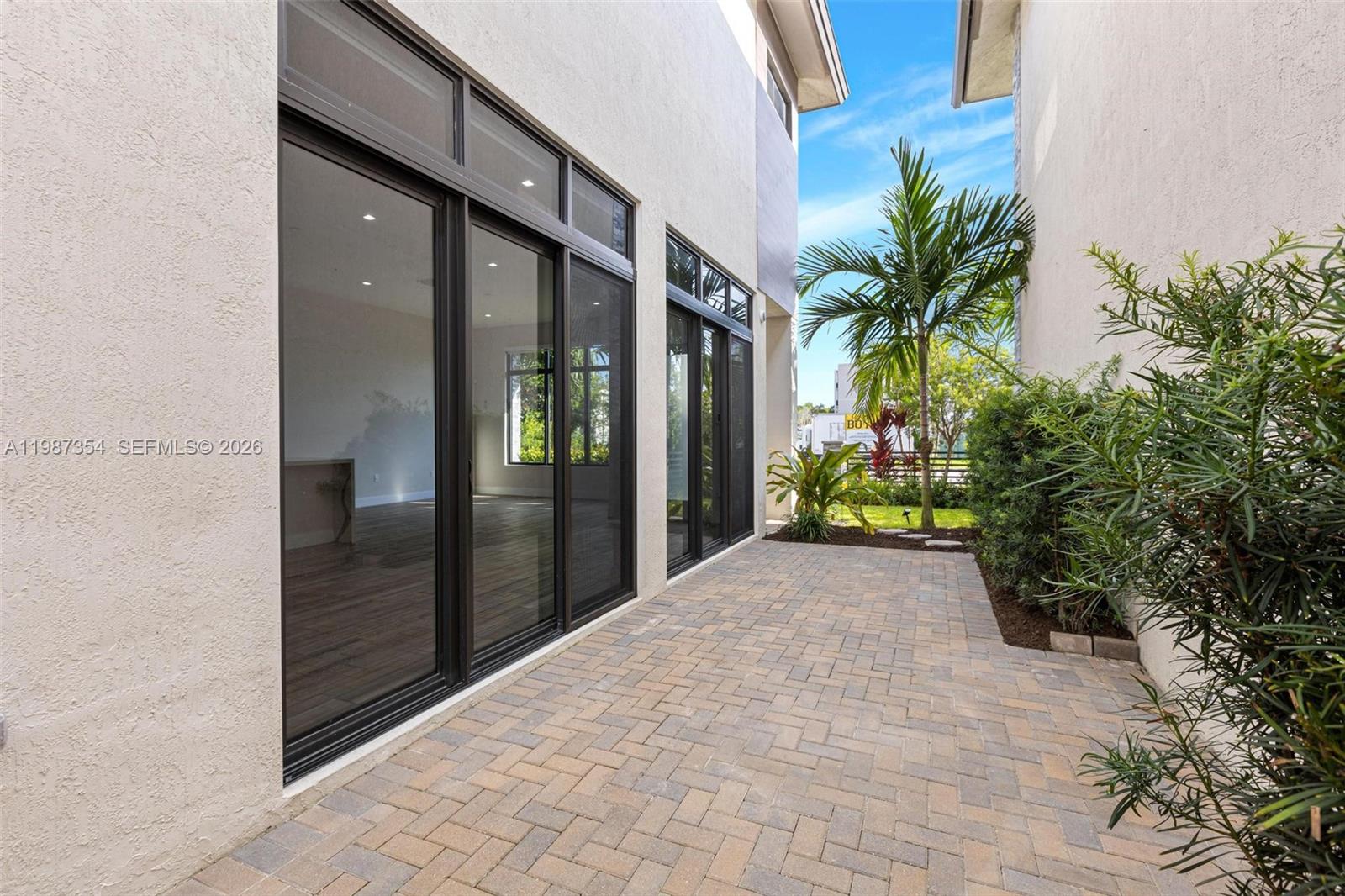 8225 NW 43rd St Doral, FL 33166