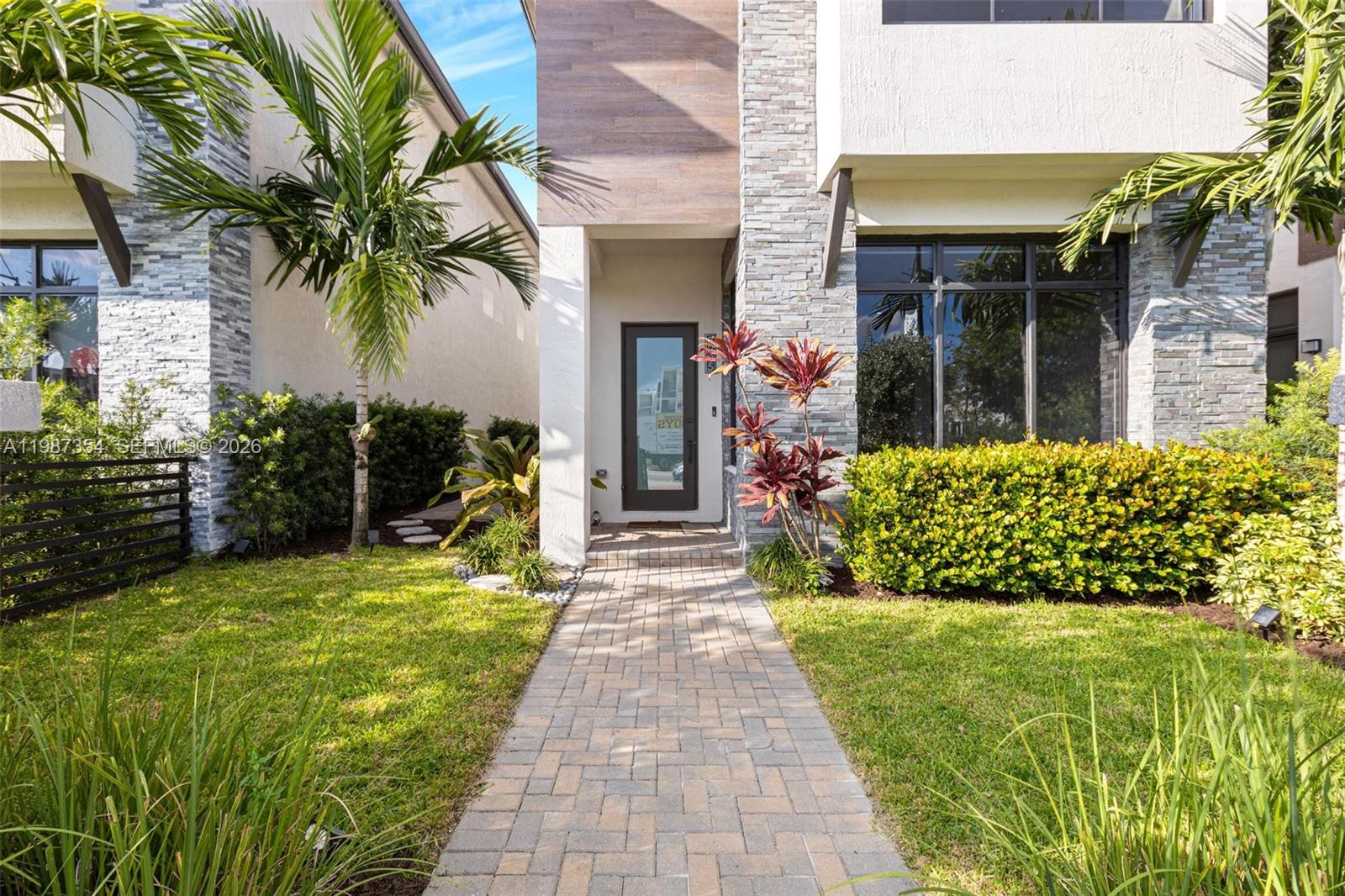 8225 NW 43rd St Doral, FL 33166